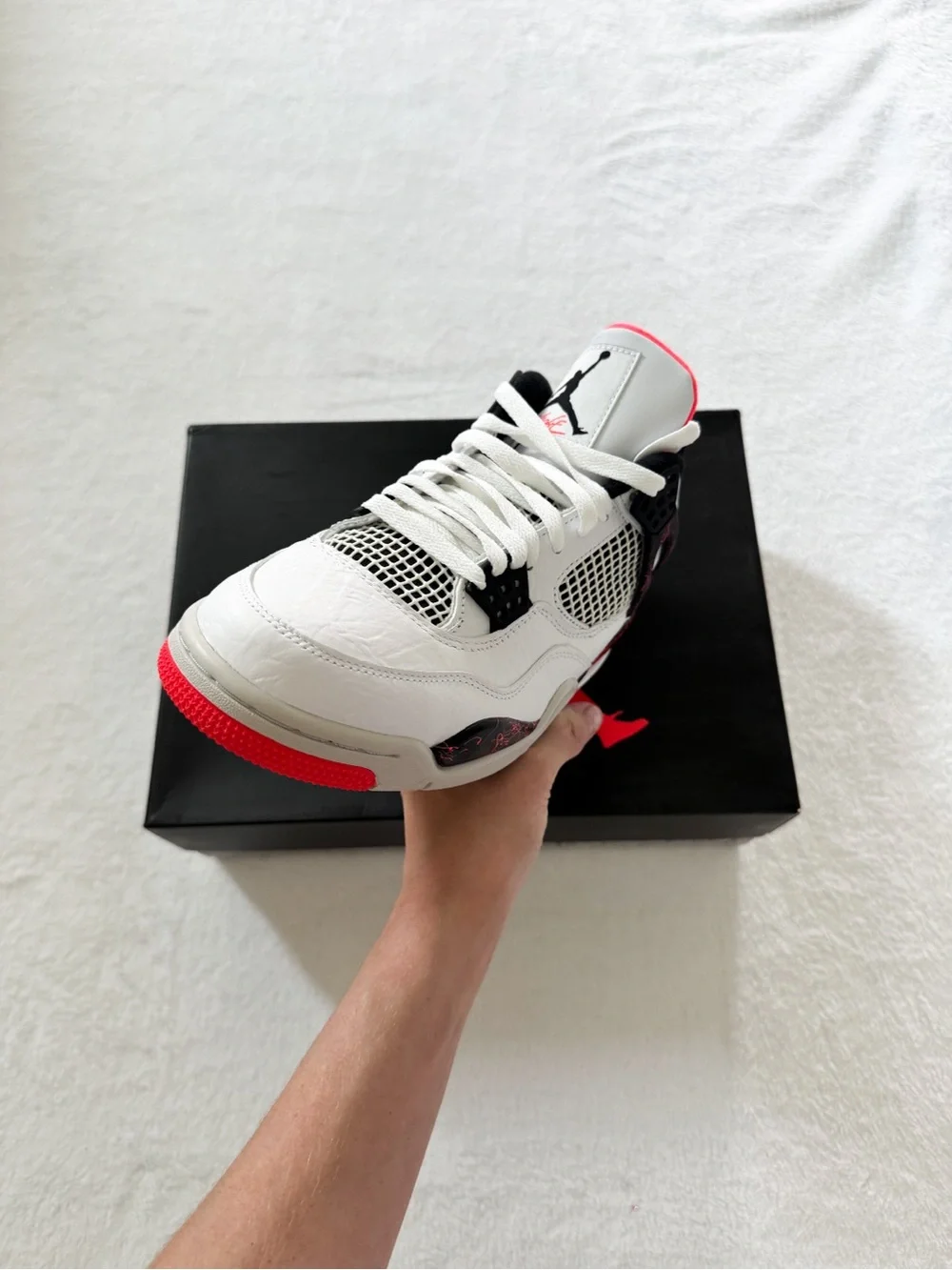 Jordan 4 Retro Pale Citron Bright Crimson White Black 2019 release size 8.5